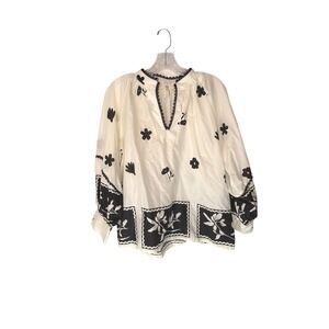 Entro Blouse Black White Floral V-Neck Boho Bohemian Long Sleeve Classy Medium